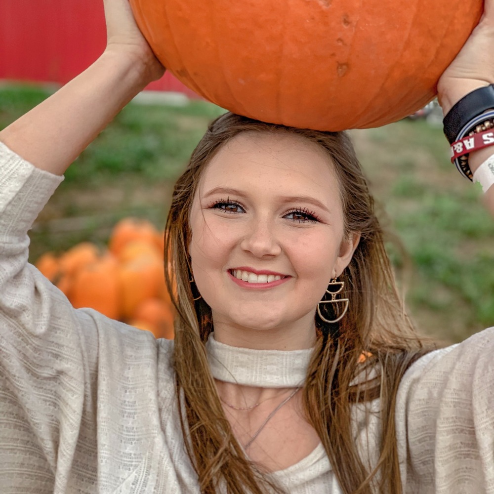 Meet your Posher, Makenzi